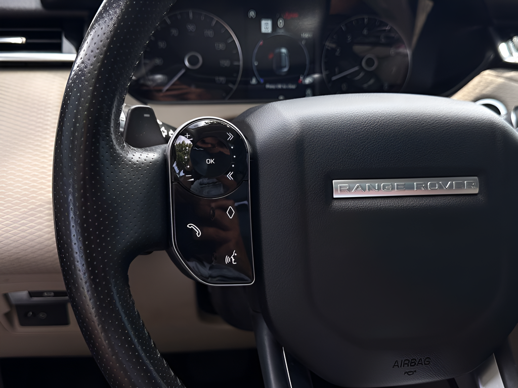 Used 2019  Land Rover S image 14