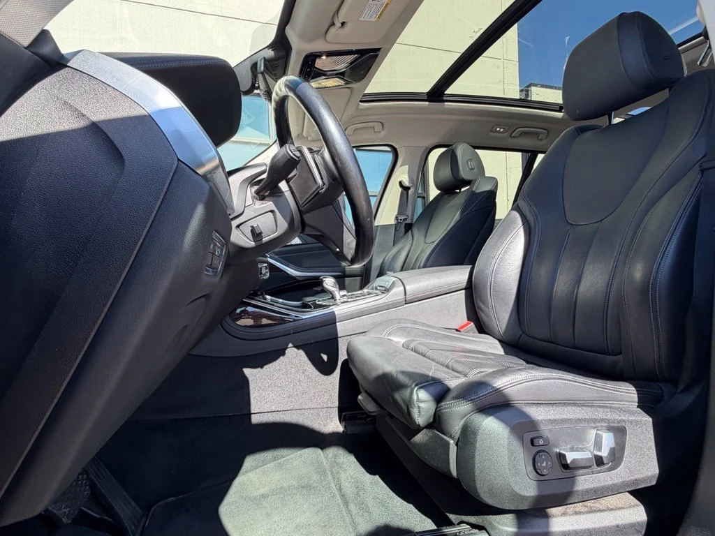 Used 2019 Black BMW xDrive40i image 6