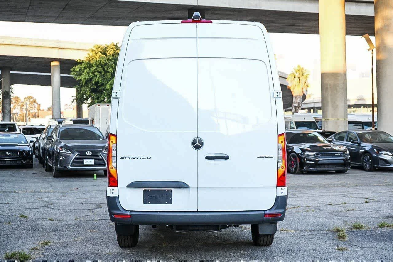 New 2026 Arctic White Mercedes-Benz Cargo 170WB High Roof RWD 2.0L I4 Diesel Turbo SO image 7