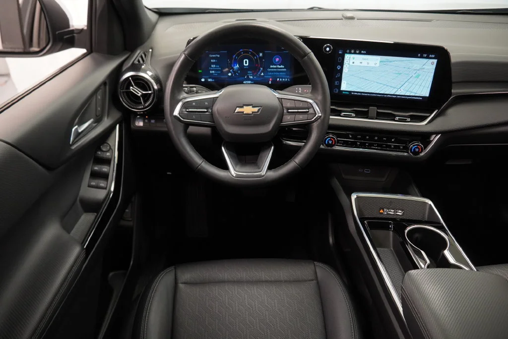 Used 2025 Sterling Gray Metallic Chevrolet LT image 21
