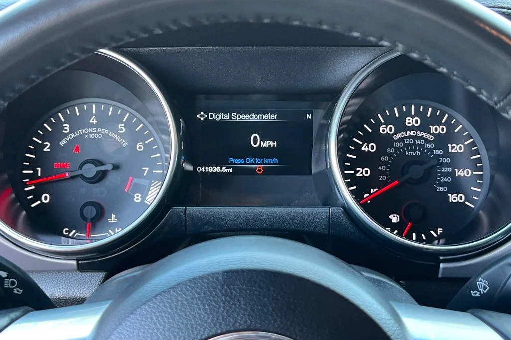 Used 2020 White Ford GT Premium image 25
