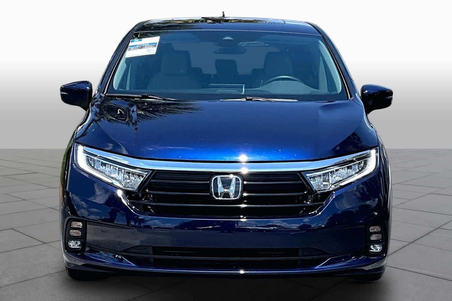 Used 2023 Obsidian Blue Pearl Honda EX-L image 4
