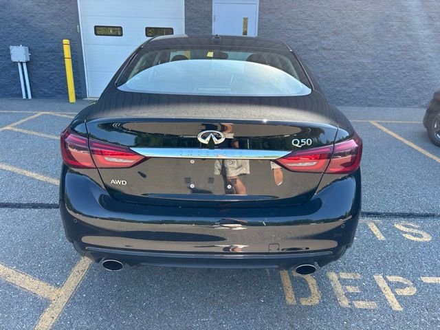 Used 2023 Black INFINITI LUXE image 6