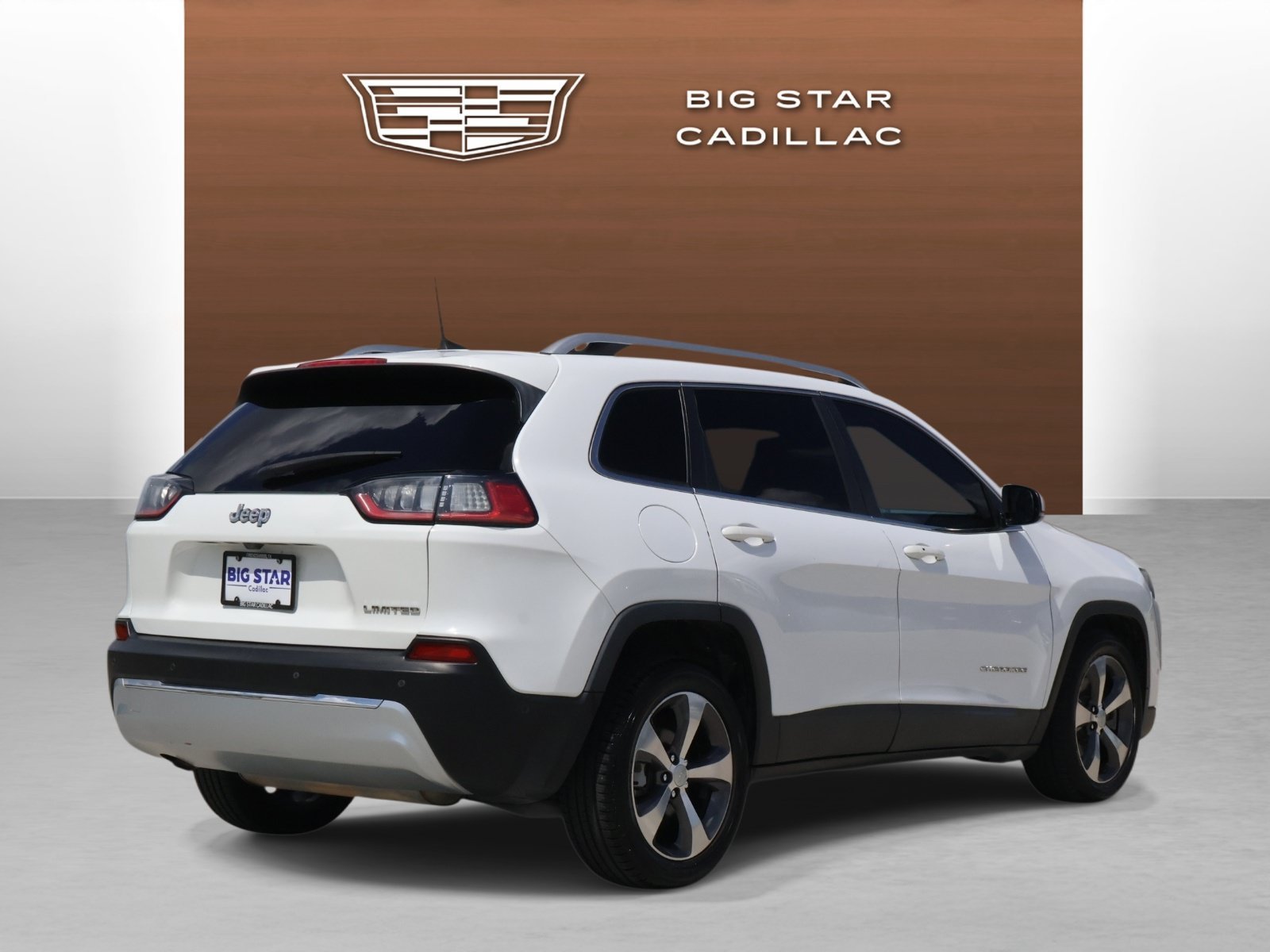 Used 2019 Bright White Clearcoat Jeep Limited image 4