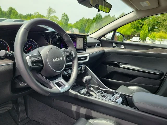 2023 Kia K5 EX - Photo 11