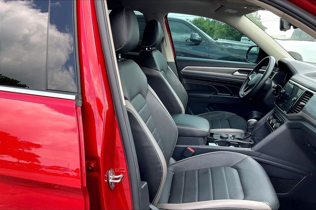 Certified Used 2021 Aurora Red Metallic Volkswagen SEL Premium image 30