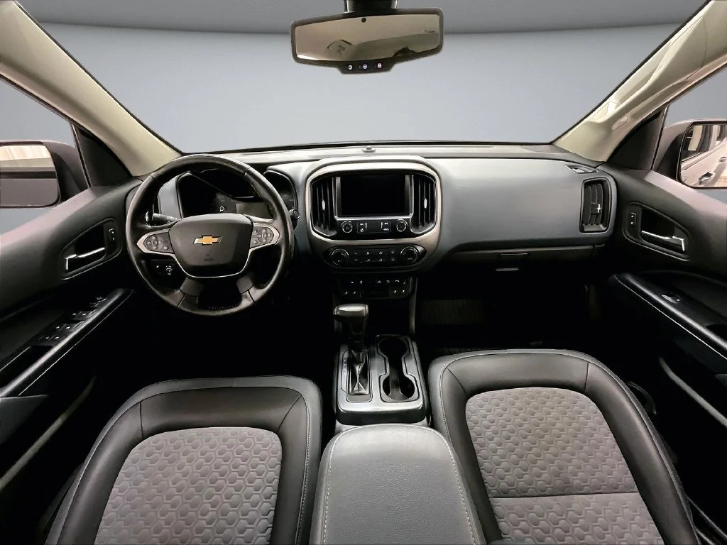 Used 2020 Black Chevrolet Z71 image 8