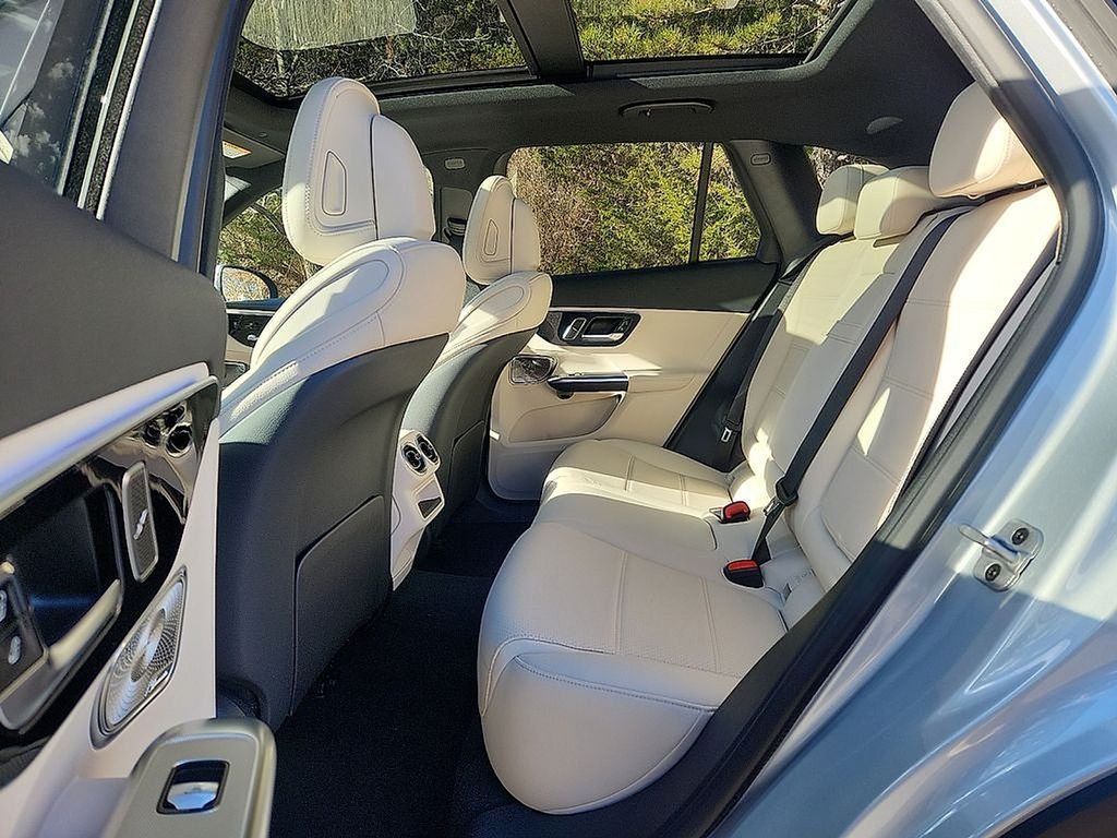 Used 2026 Cirrus Silver Metallic Mercedes-Benz GLC 300 image 6