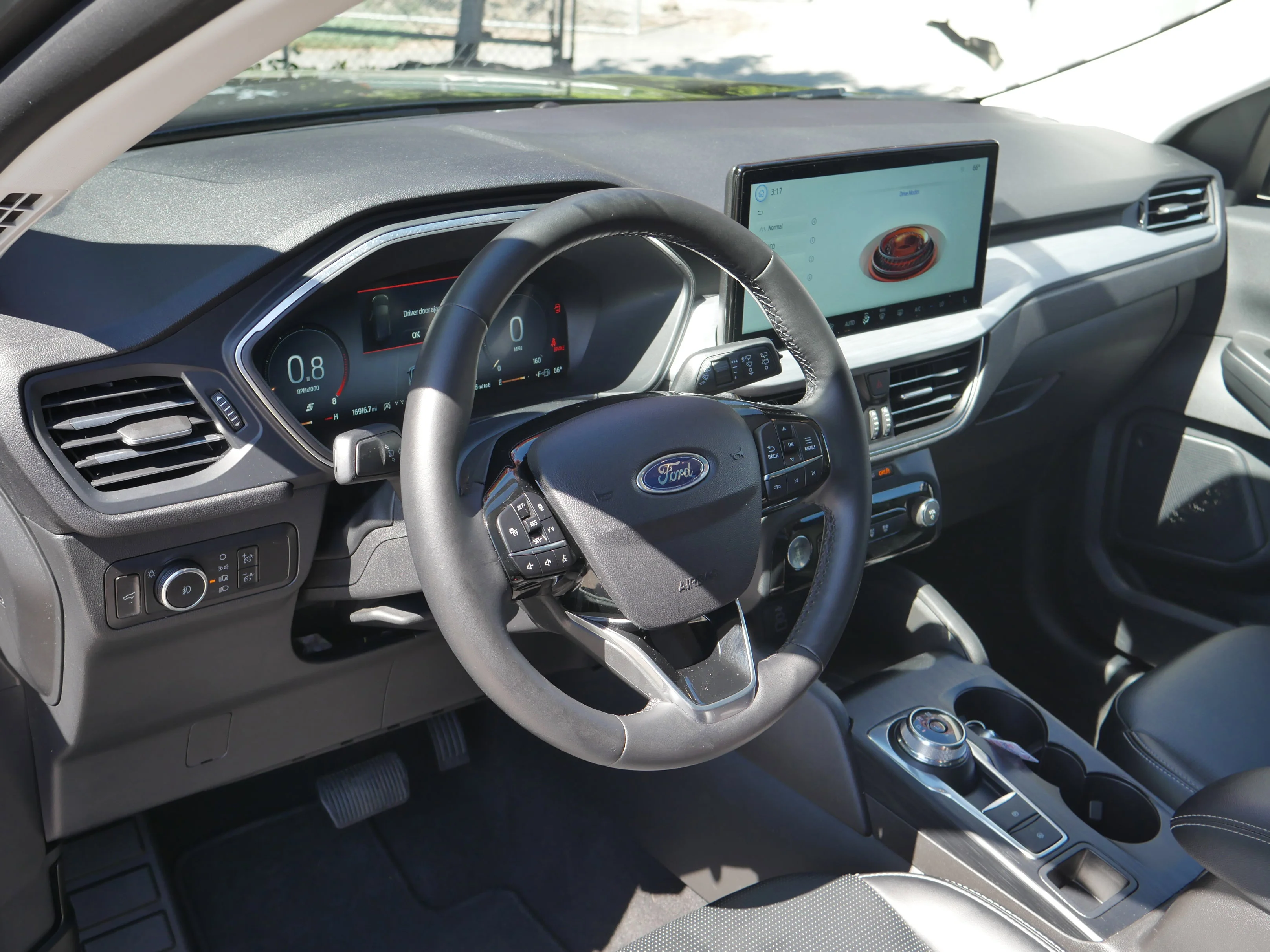 Certified Used 2025 Carbonized Gray Metallic Ford Platinum image 4