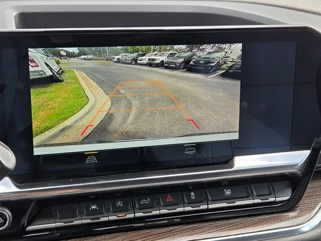 Used 2025 Summit White Chevrolet LT image 23