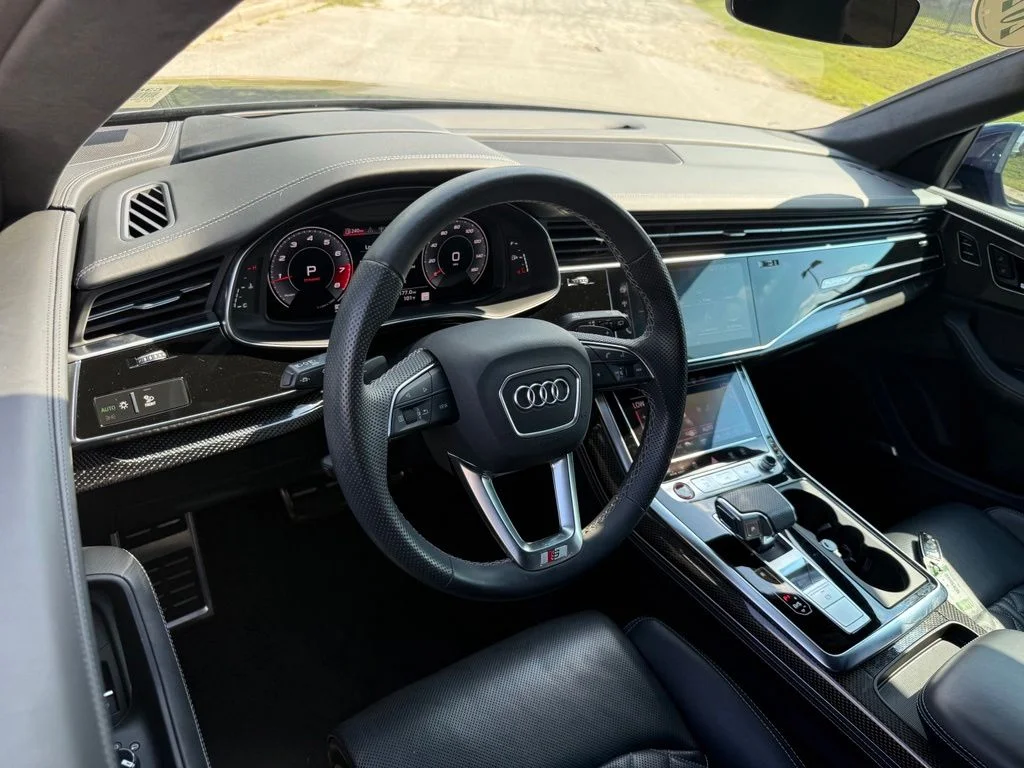 Used 2023 Gray Audi 4.0T Prestige image 3