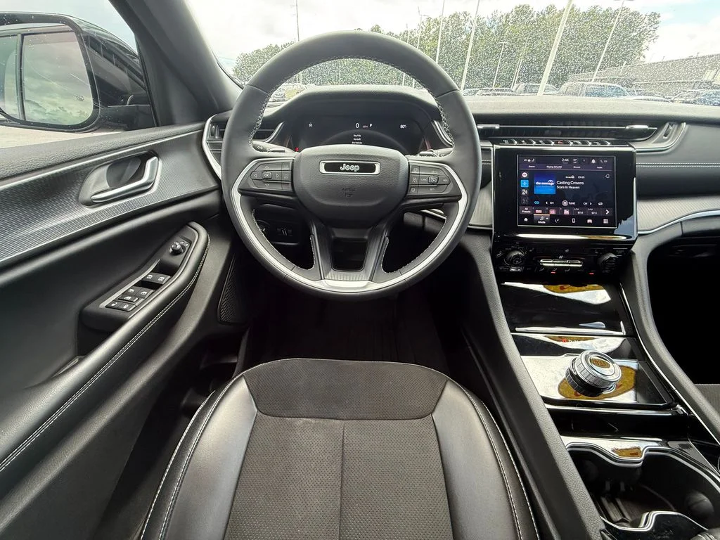 Used 2023 Black Jeep Altitude image 8