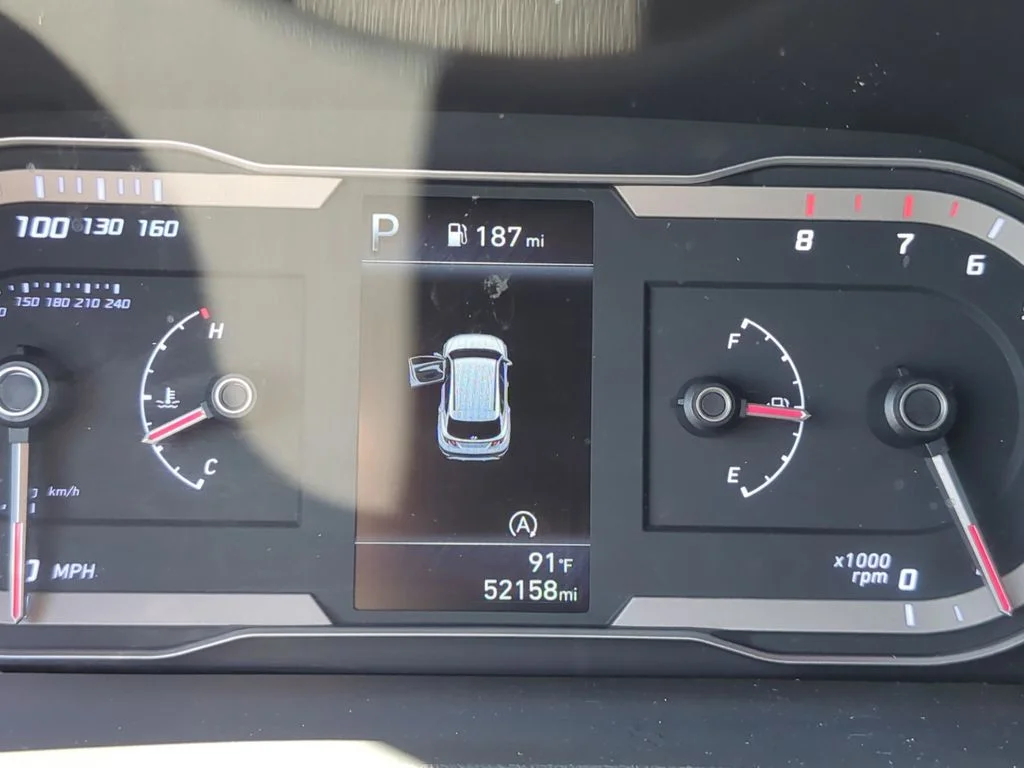 Used 2023 Silver Hyundai SE image 30