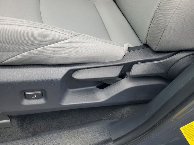 Used 2024  Toyota SR5 image 7