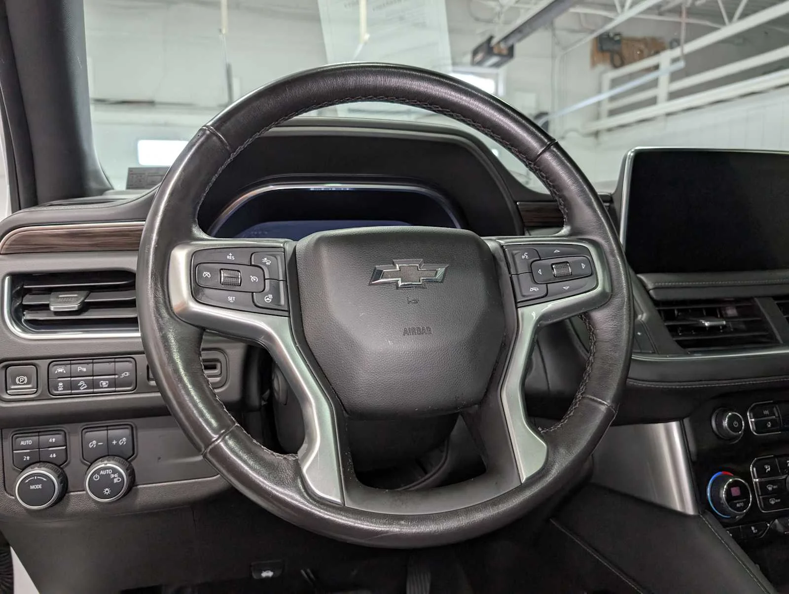 Used 2022 Summit White Chevrolet Z71 image 39