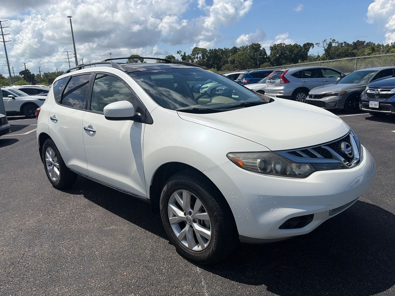 Used 2012 White Nissan SL image 1