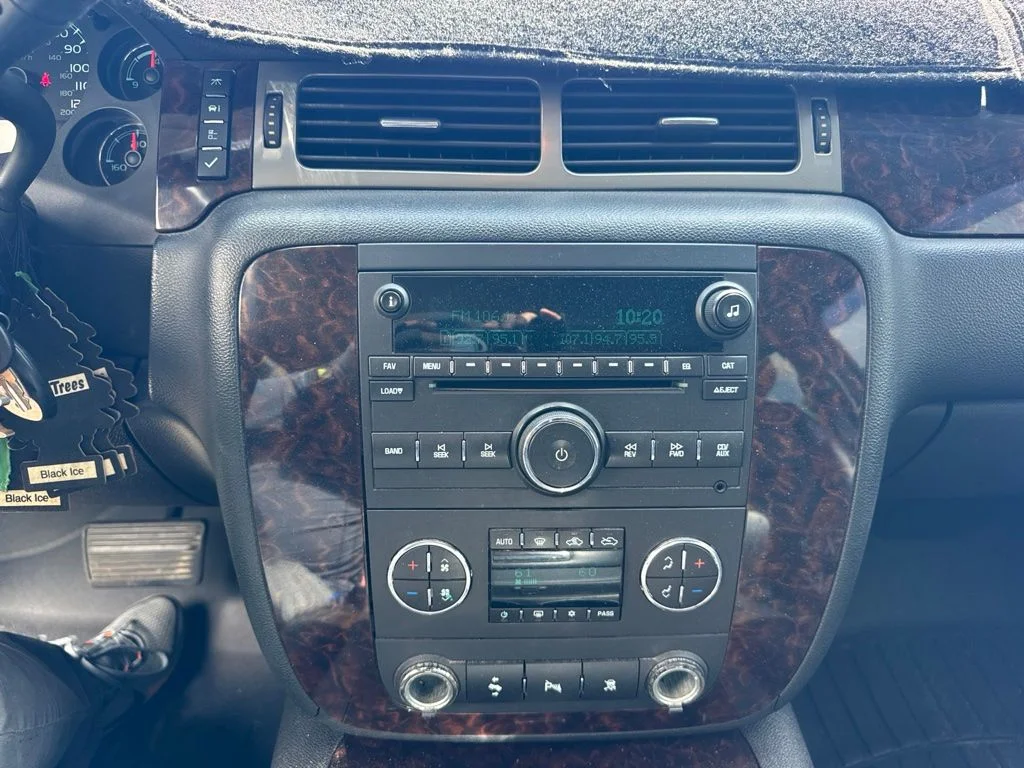 Used 2011 White GMC Denali image 12