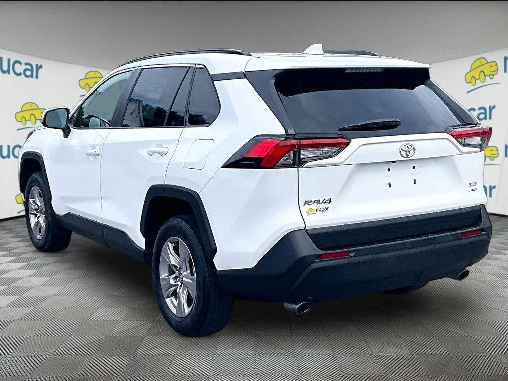 Used 2025 White Toyota XLE image 4