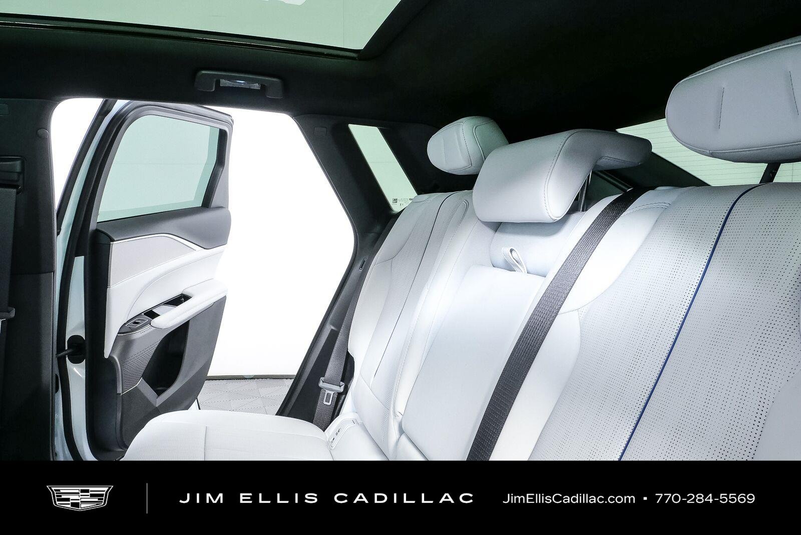 New 2027 Vibrant White Tricoat Cadillac Sport image 21