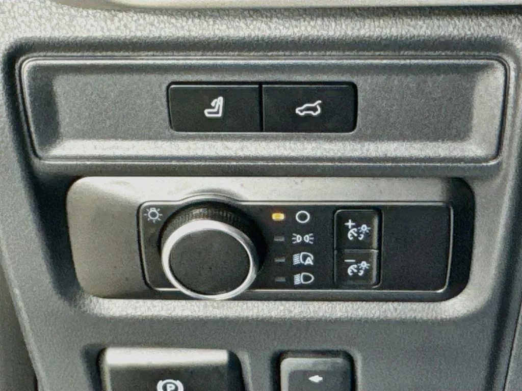 Used 2024 Silver Ford XLT image 14