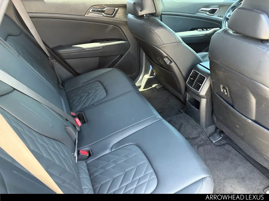Used 2023 Red Kia X-Line Prestige image 35