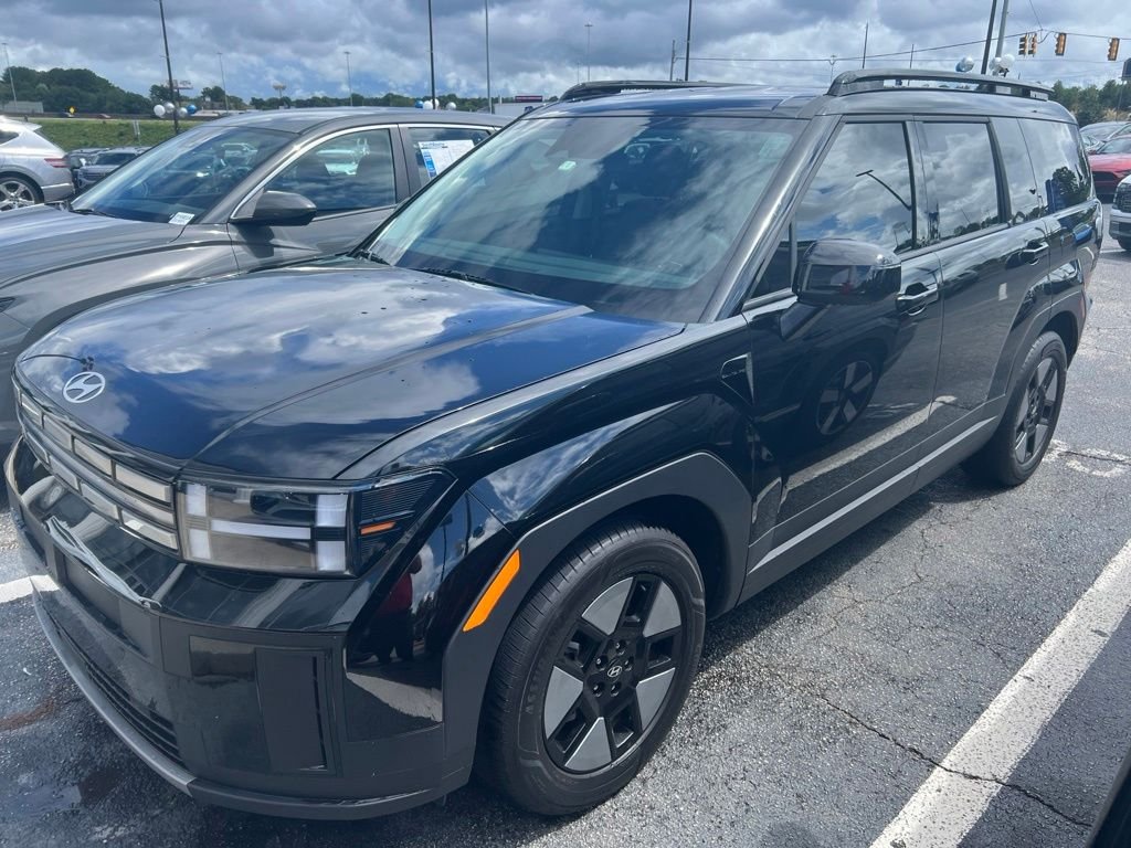Used 2025 Black Hyundai SEL image 2