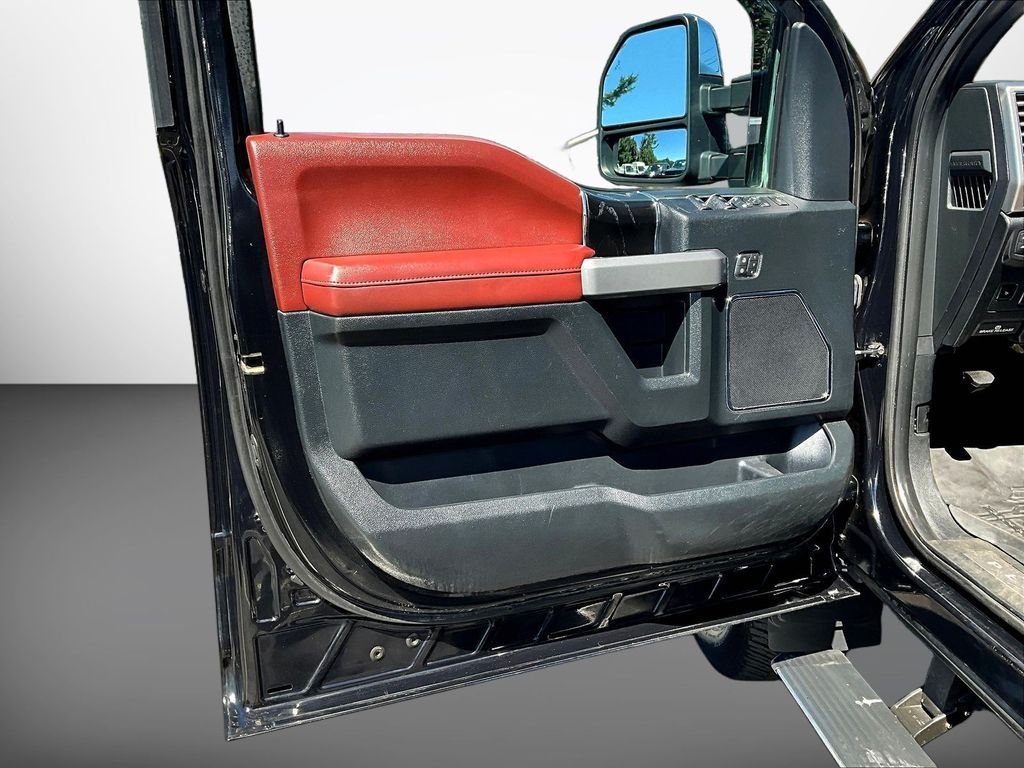Used 2019 Black Ford Platinum image 21