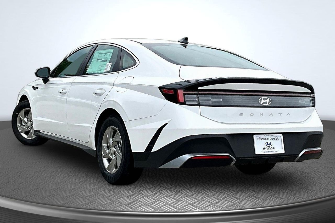 New 2026 White Hyundai SE image 21