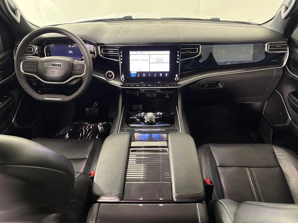 Used 2023 White Jeep Base image 31