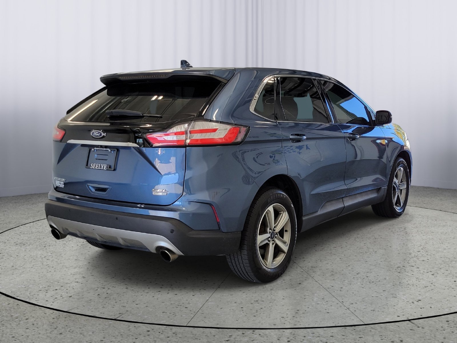 Used 2019 Blue Ford SEL image 2