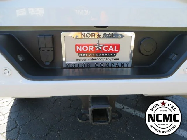 Used 2025 White GMC AT4 image 13