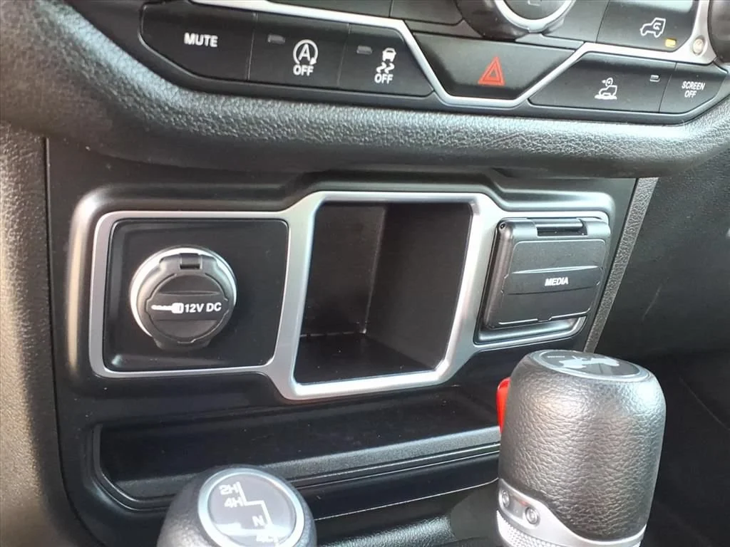Used 2024 White Jeep 4-Door Sport 4x4 image 9