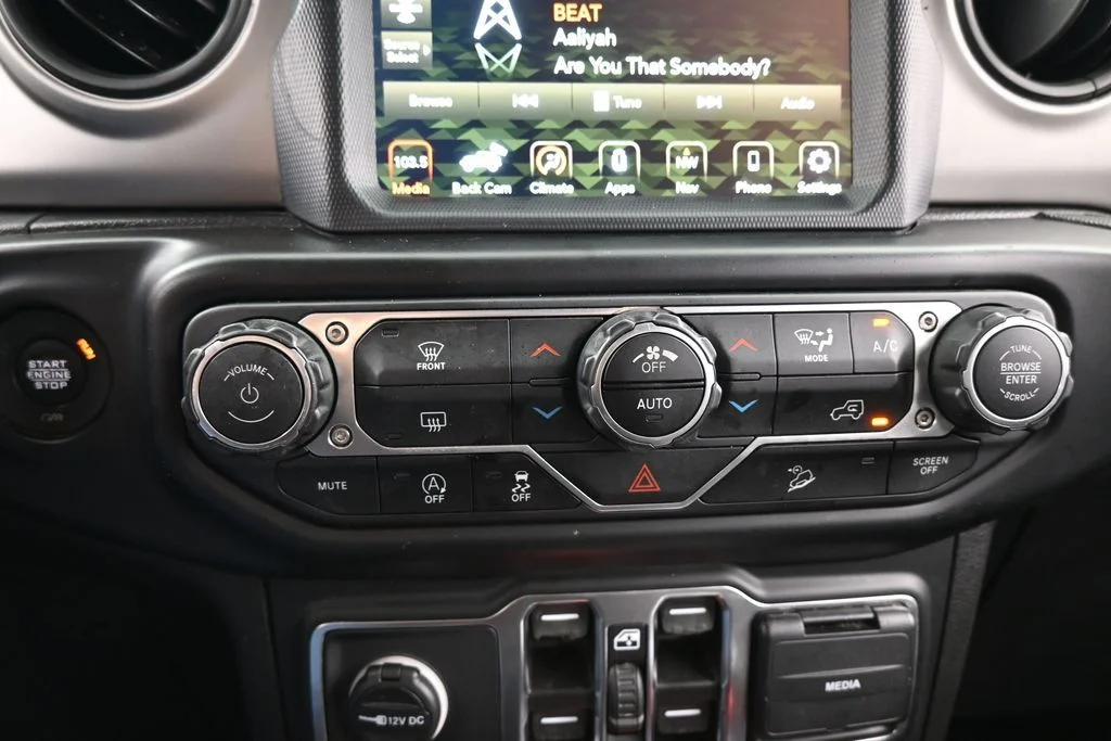 Used 2021 Snazzberry Pearlcoat Jeep Unlimited Sport S image 22