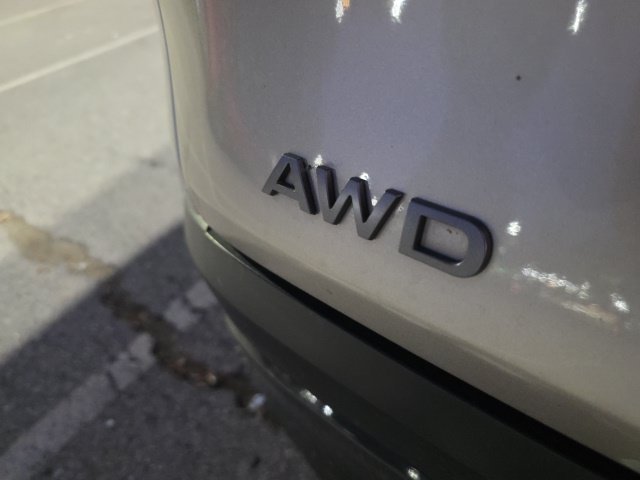 Used 2025 Gold Nissan SL image 6