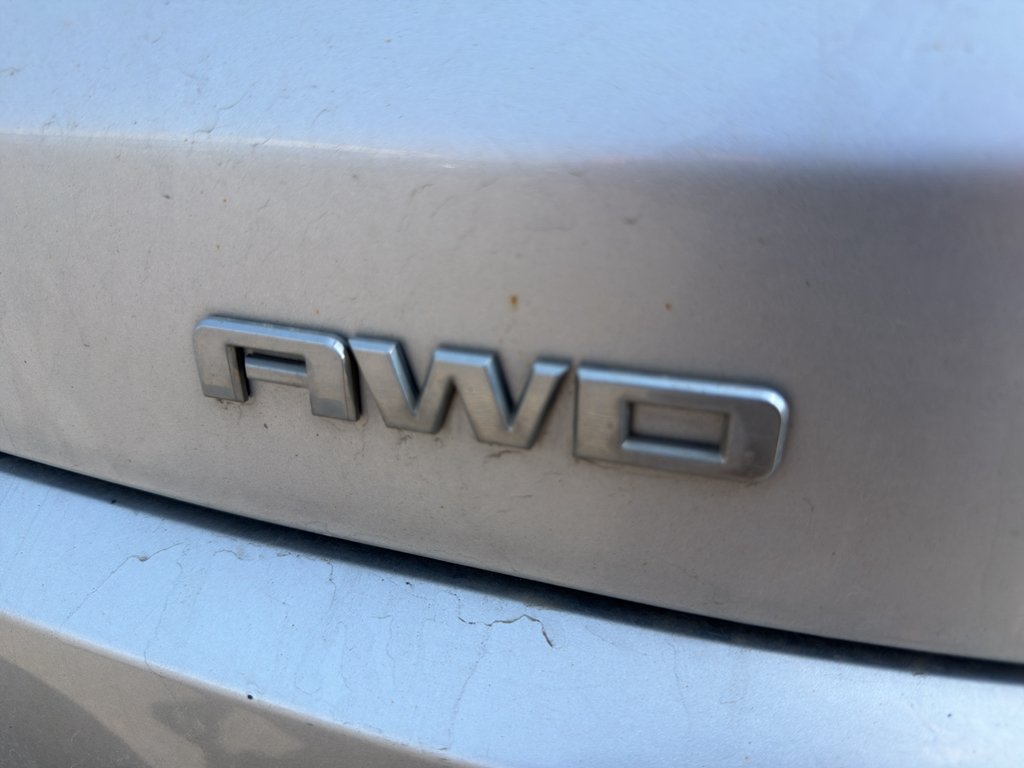 Used 2017 Quicksilver Metallic GMC Denali image 6