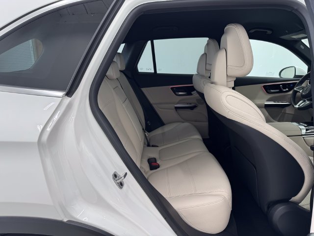 Certified Used 2026 Polar White Mercedes-Benz GLC 300 image 20