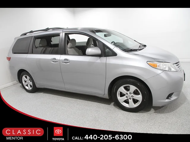 2017 Toyota Sienna LE 8-Passenger