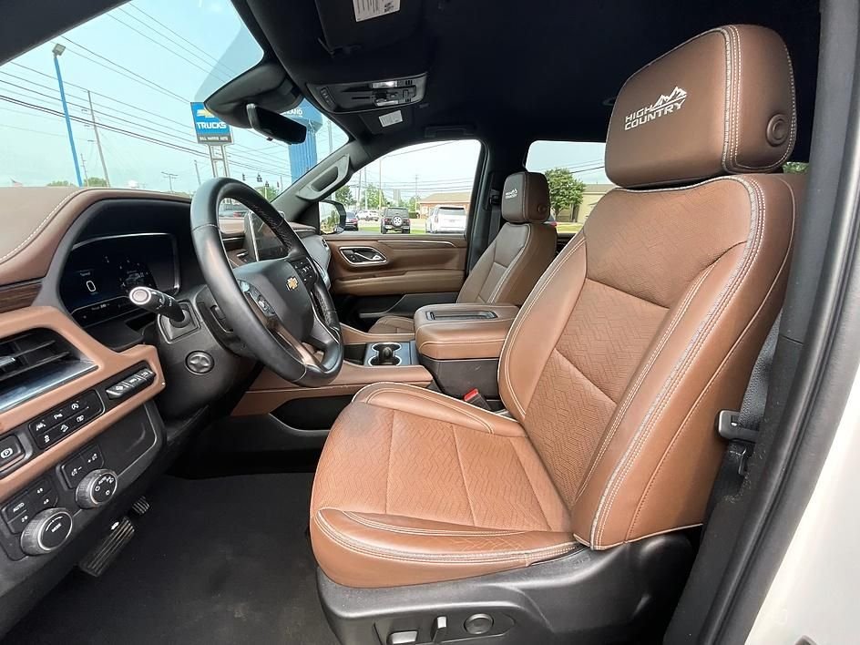 Used 2023 Beige Chevrolet High Country image 4