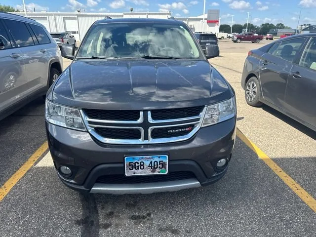 Used 2017 Granite Pearlcoat Dodge SXT image 3