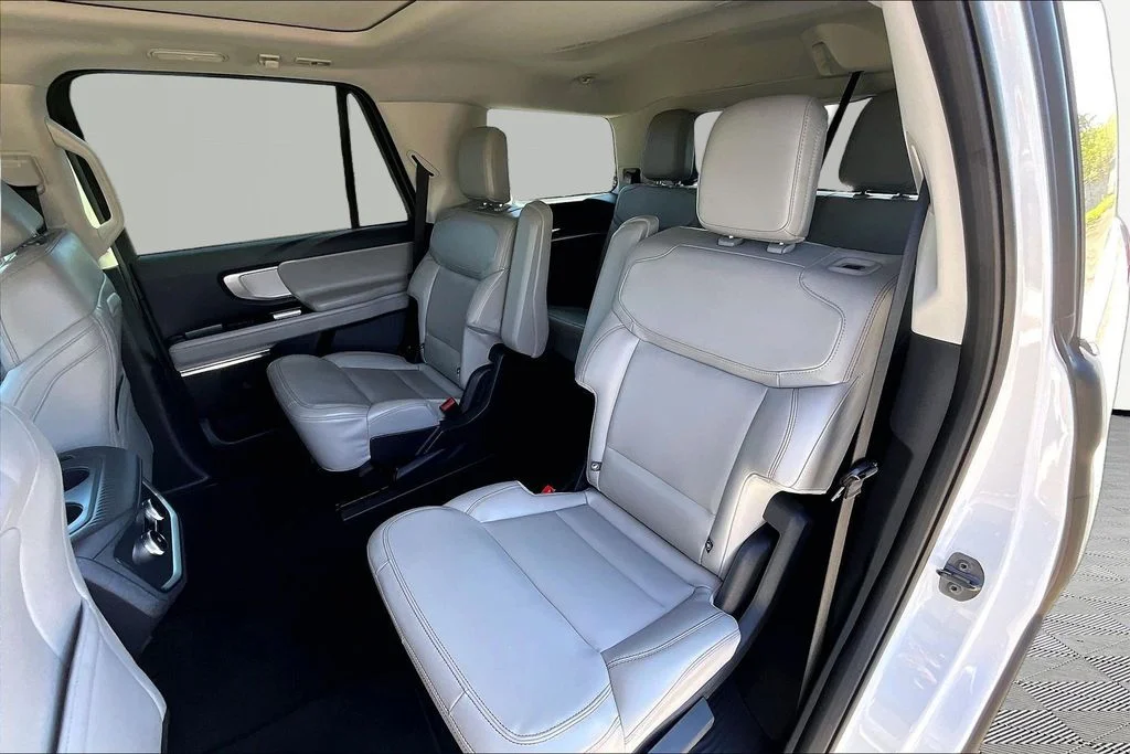 Certified Used 2025 Oxford White Ford Active image 26