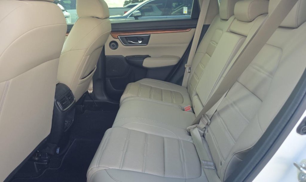 Used 2017 White Honda Touring image 7