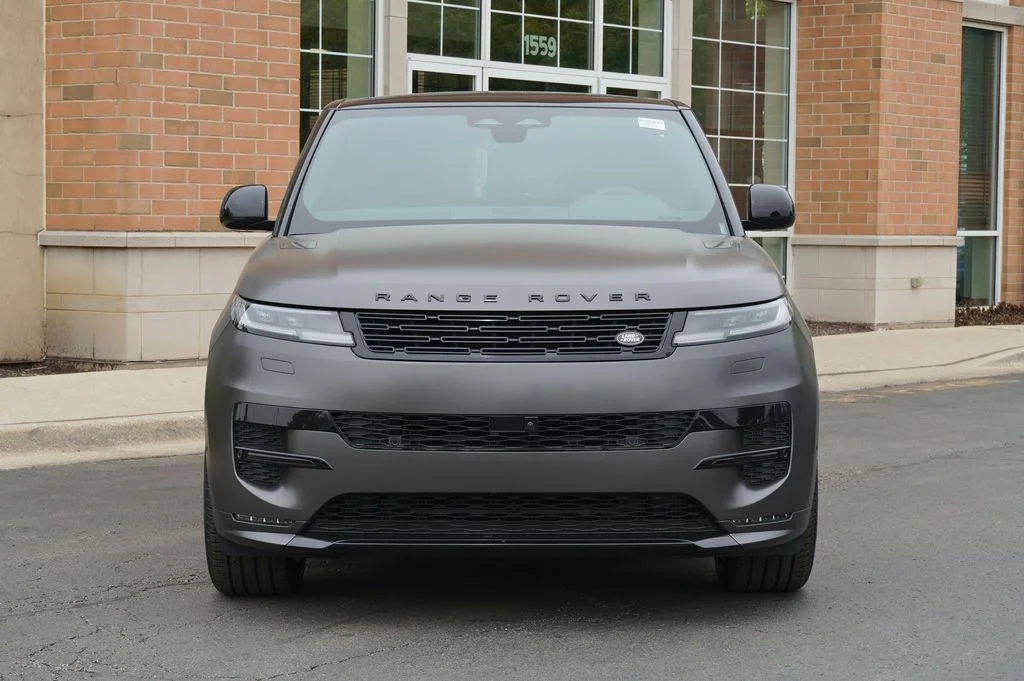 New 2026 Charente Grey Land Rover Dynamic SE image 4