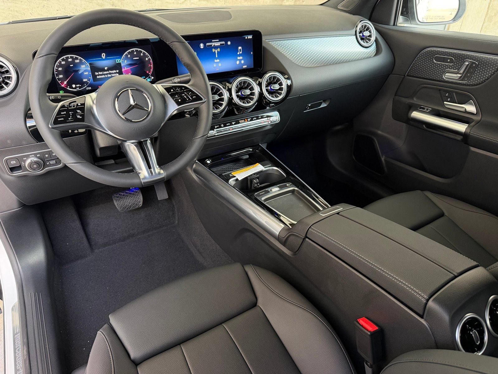 New 2026 Polar White Mercedes-Benz GLA 250 image 28