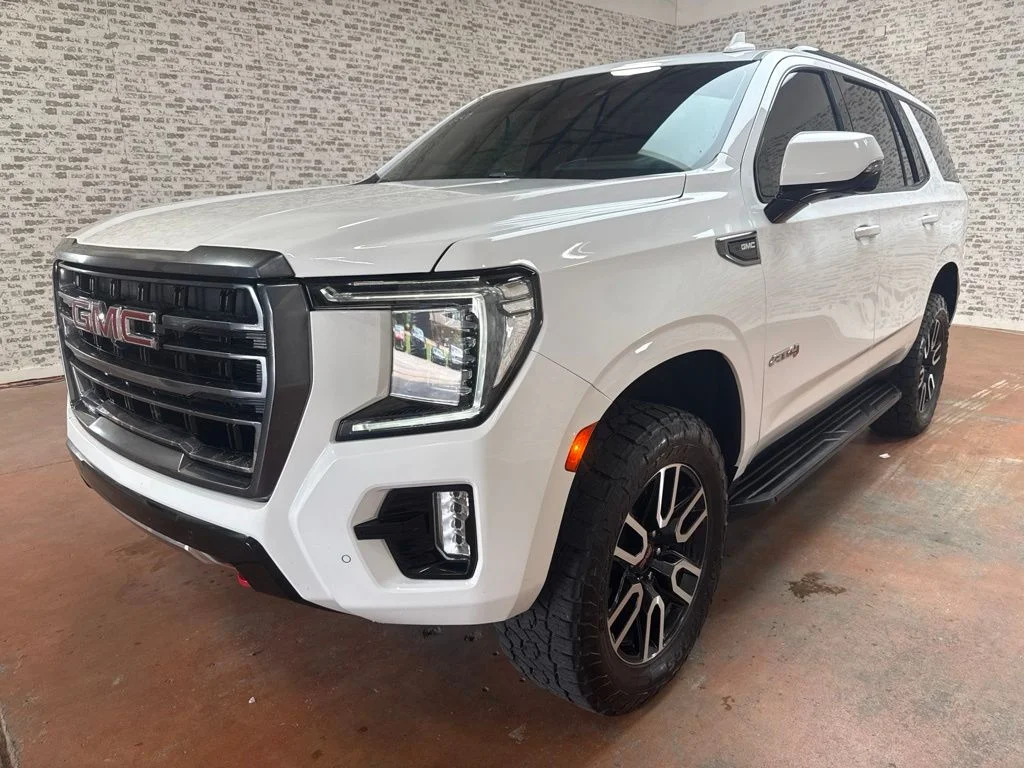 Used 2023 White GMC AT4 image 3