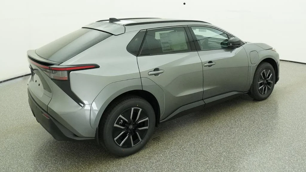 New 2026 Heavy Metal Toyota XLE image 10