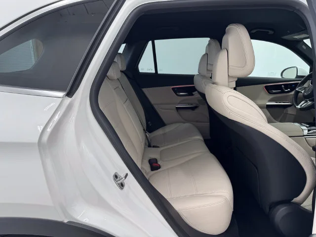 Certified Used 2026 Polar White Mercedes-Benz GLC 300 image 20
