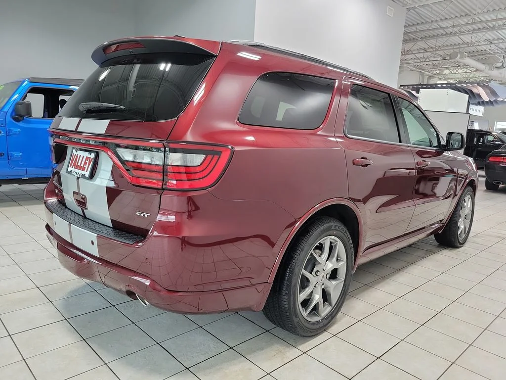 New 2026 Octane Red Pearl-Coat Exterior Paint Dodge GT Plus HEMI V8 image 6