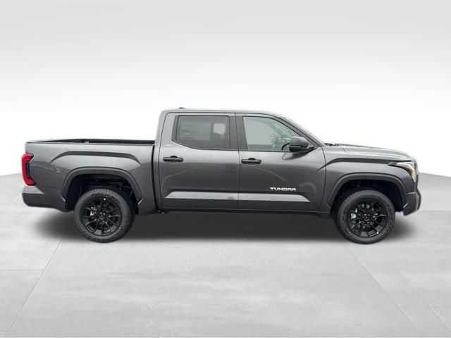 2026 Toyota Tundra SR5 - Photo 6