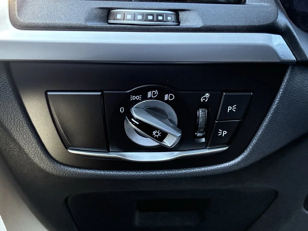 Used 2024 Black BMW xDrive30i image 33