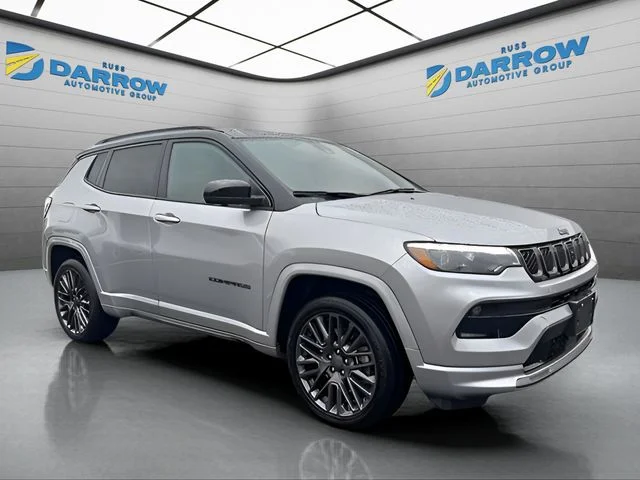 Used 2023 Silver Jeep Limited image 7